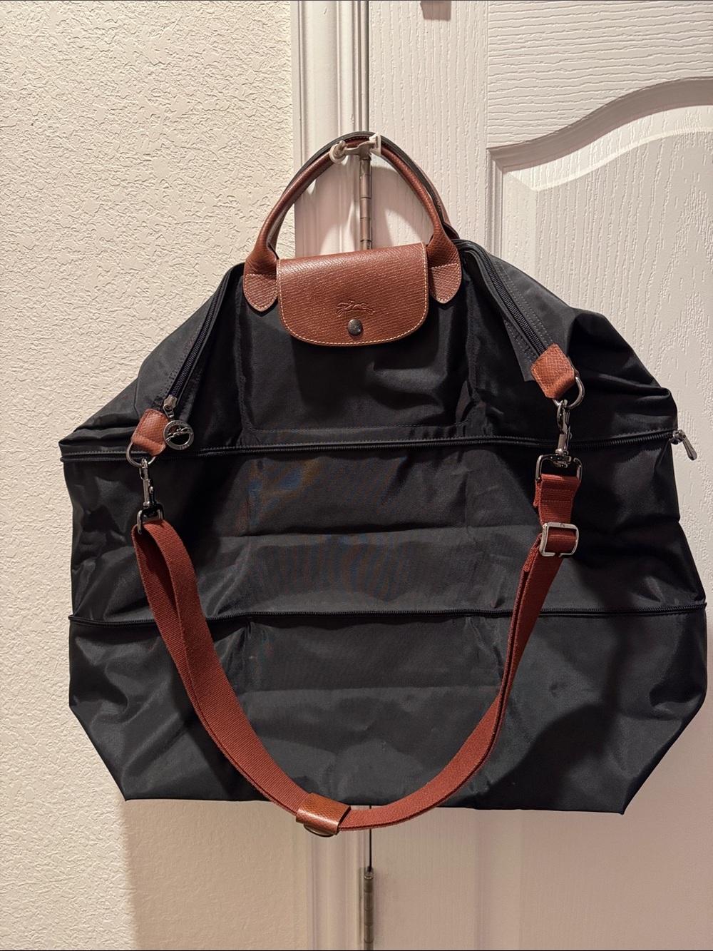 Longchamp Black Nylon Duffel with Expander - Picture 4 of 5